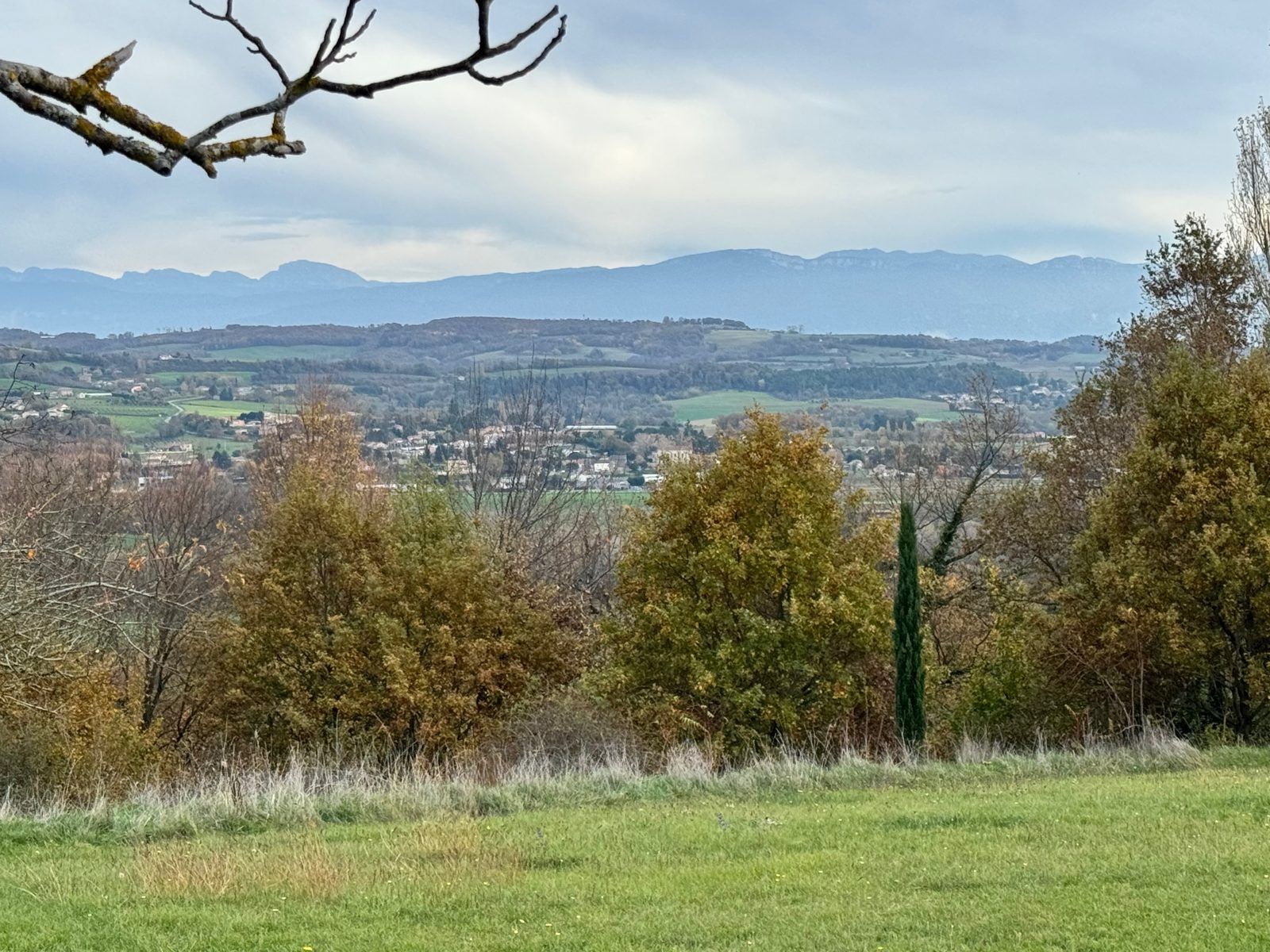 Le Vercors et la vallée depuis la maison, en automne